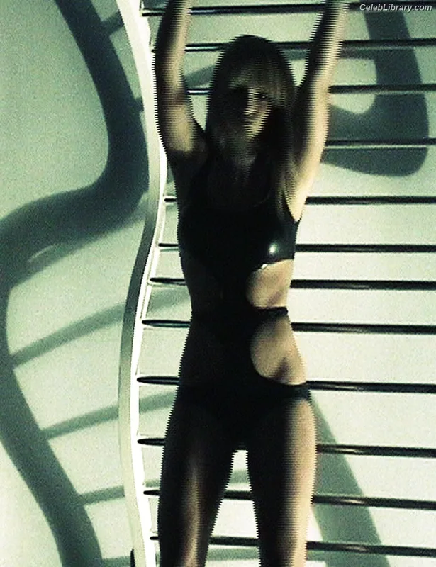 Britney Spears photo 19 of 1689