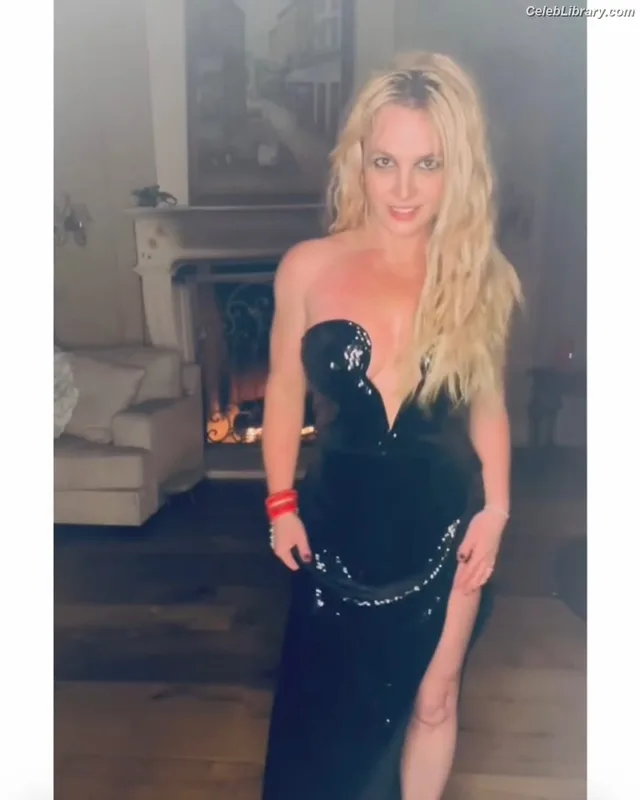 Britney Spears photo 19 of 1689