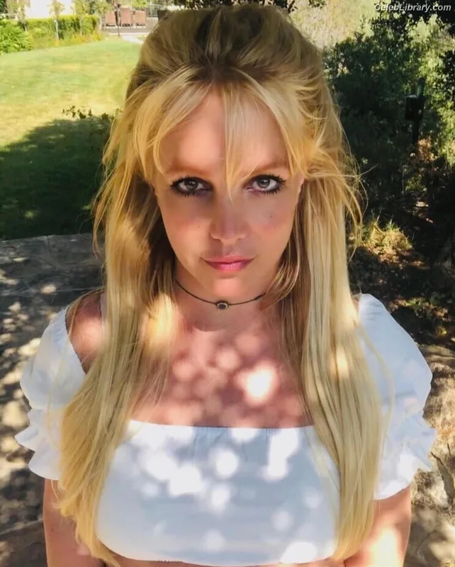 Britney Spears photo 13 of 1689