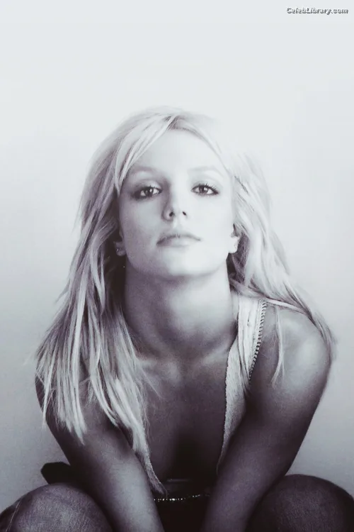 Britney Spears photo 16 of 1689