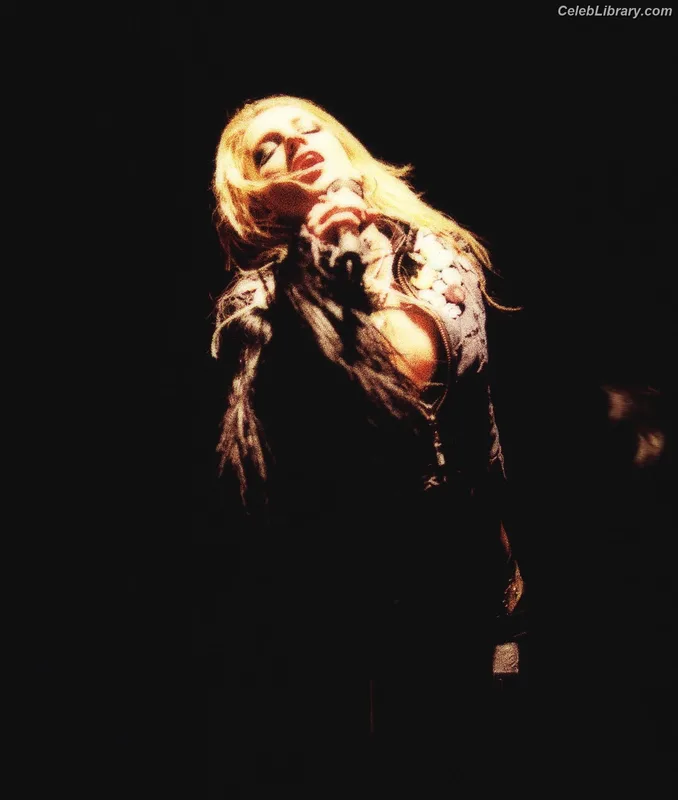 Britney Spears photo 21 of 1689
