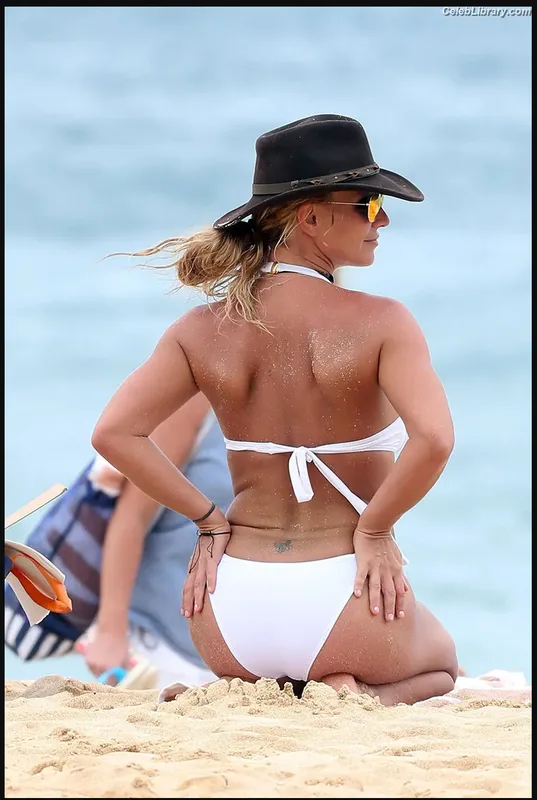 Britney Spears photo 12 of 1689