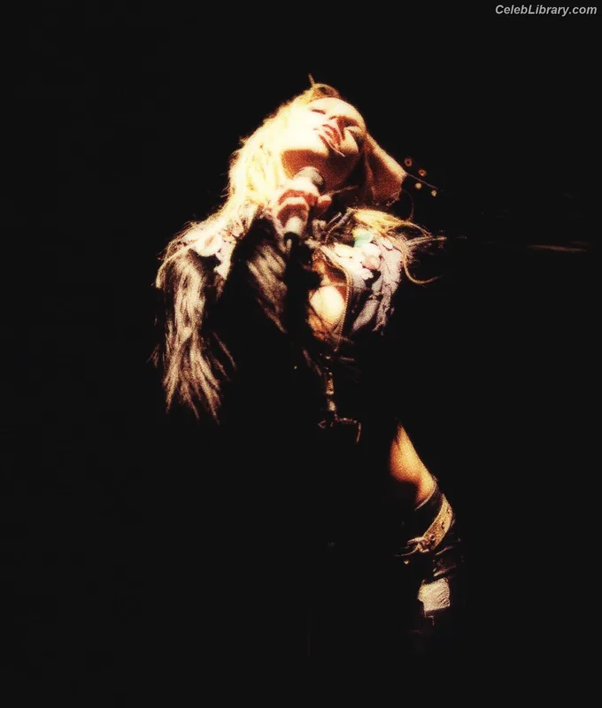 Britney Spears photo 16 of 1689