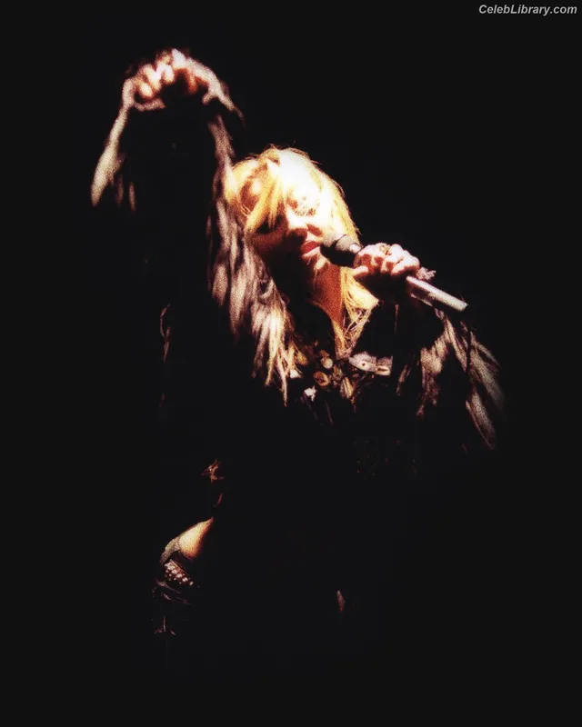 Britney Spears photo 1 of 1689
