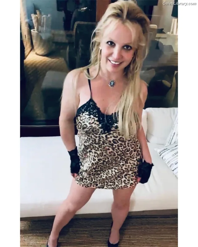 Britney Spears photo 6 of 1689