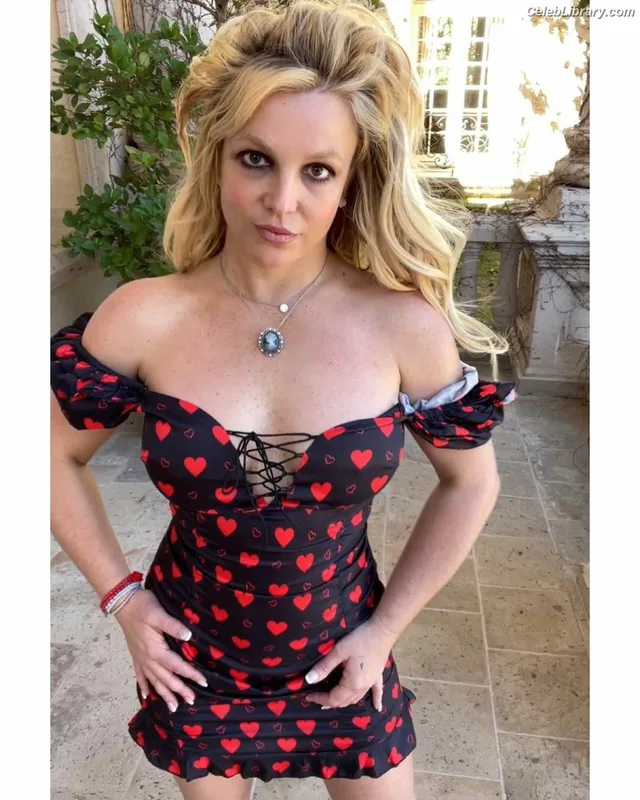 Britney Spears photo 15 of 1689