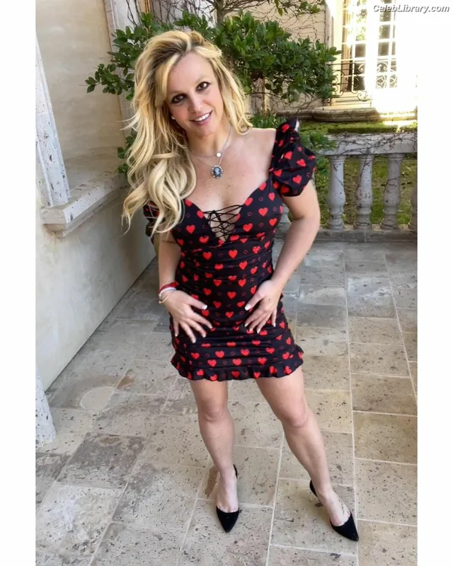 Britney Spears photo 21 of 1689