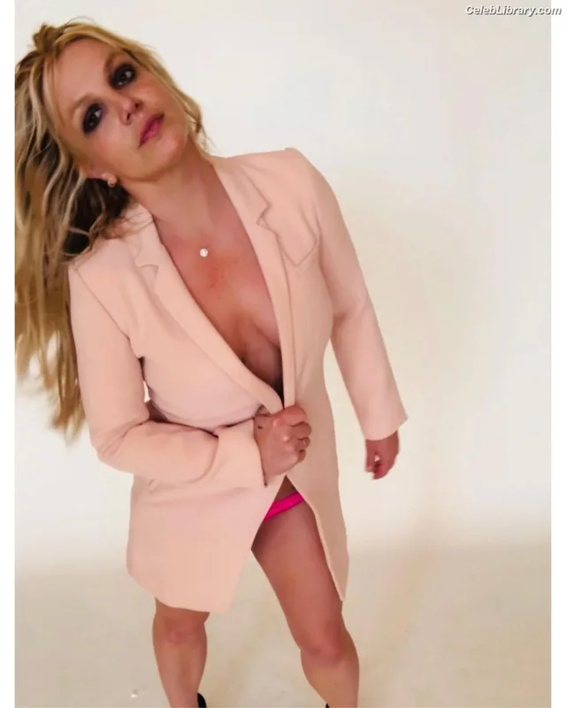 Britney Spears photo 24 of 1689