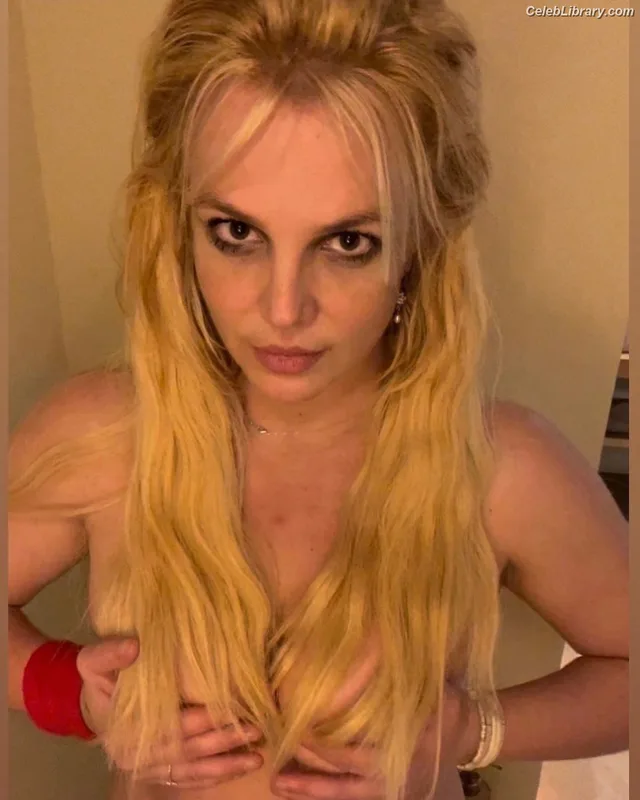 Britney Spears photo 4 of 1689