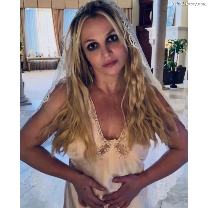 Britney Spears photo 12 of 1689
