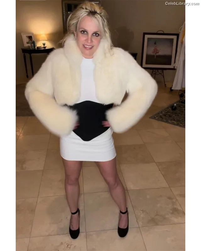 Britney Spears photo 6 of 1689