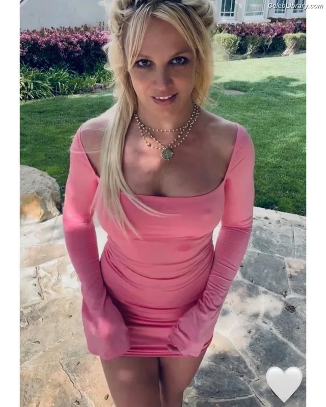 Britney Spears photo 10 of 1689