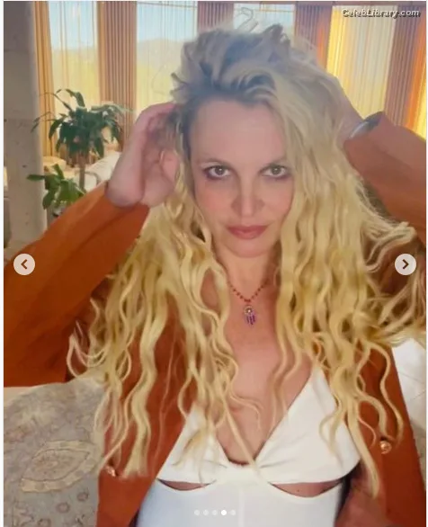 Britney Spears photo 21 of 1689