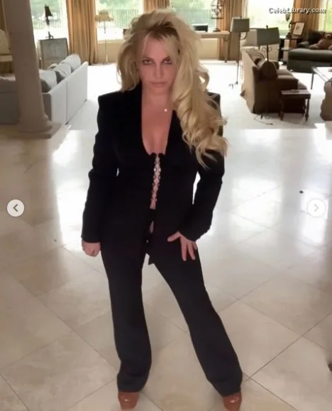 Britney Spears photo 1 of 1689