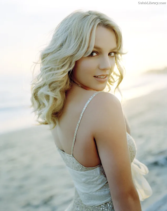 Britney Spears photo 2 of 1689