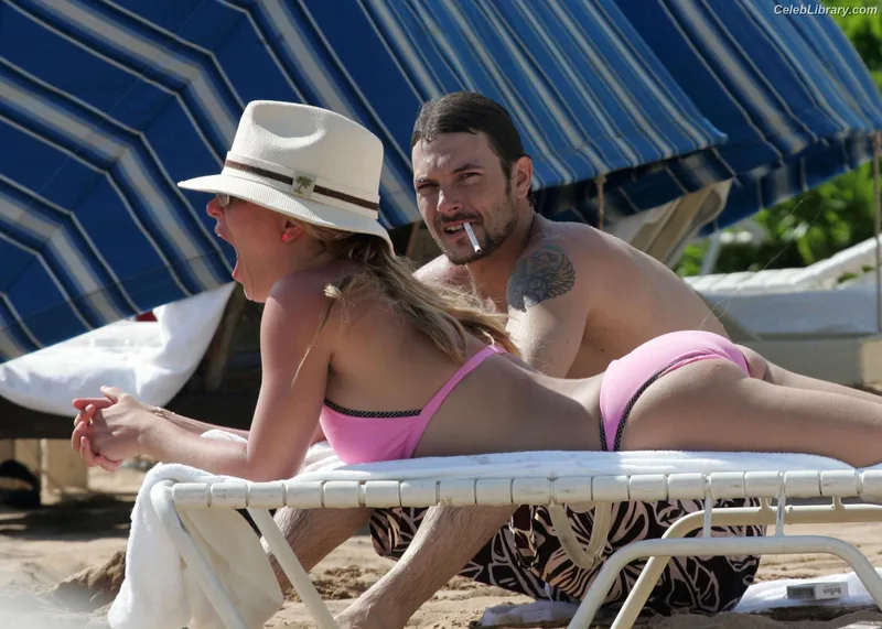 Britney Spears photo 1 of 1689