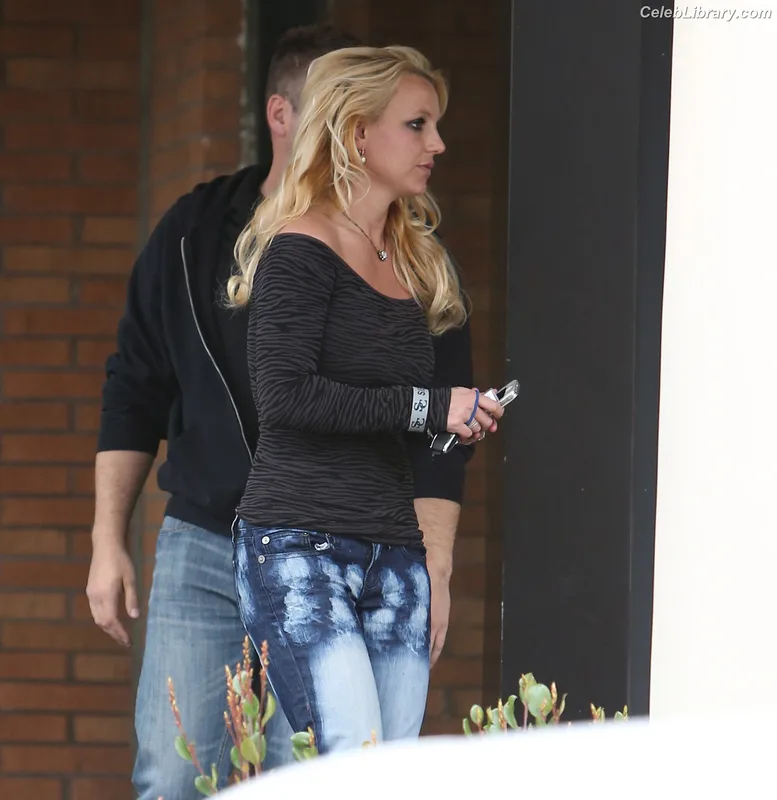 Britney Spears photo 15 of 1689
