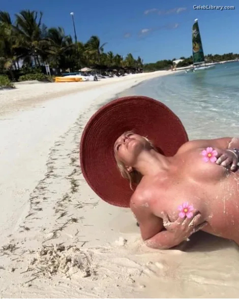 Britney Spears photo 6 of 1689