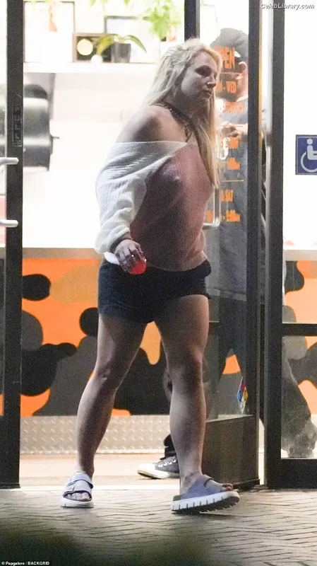 Britney Spears photo 19 of 1689