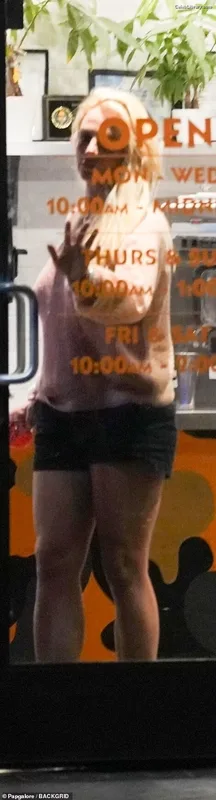 Britney Spears photo 24 of 1689