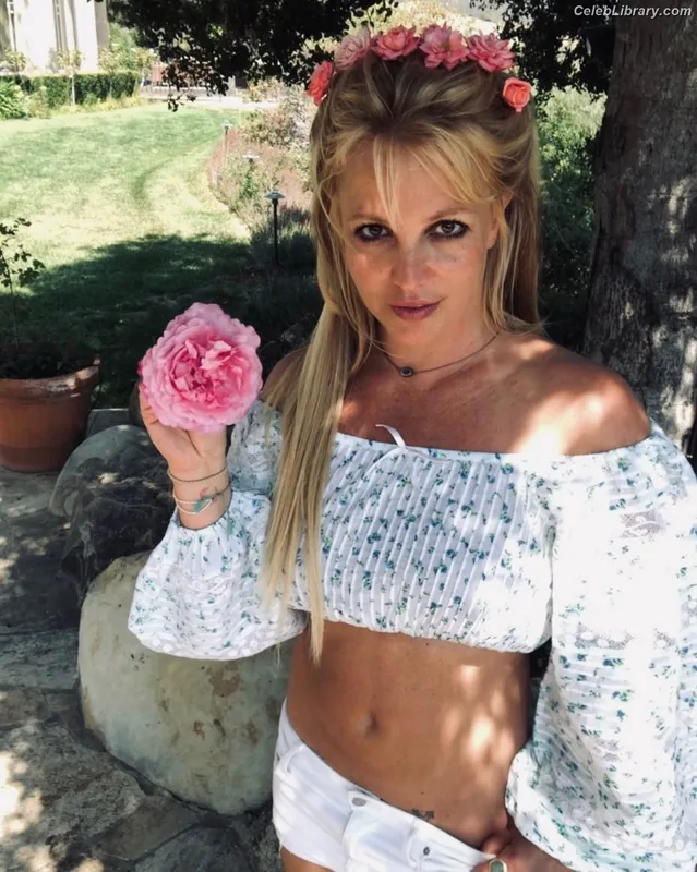 Britney Spears photo 1 of 1689
