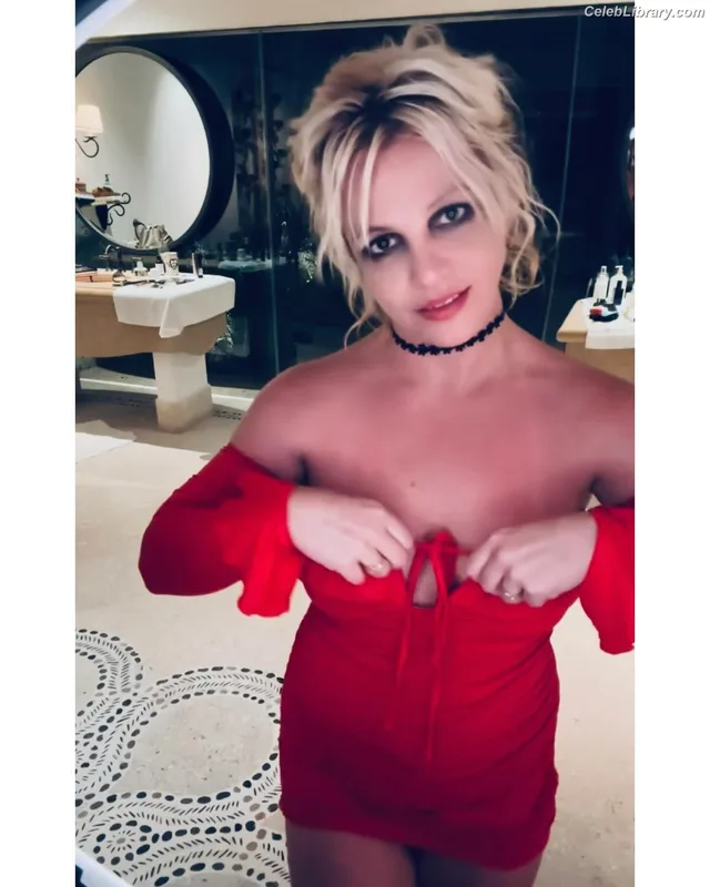 Britney Spears photo 24 of 1689