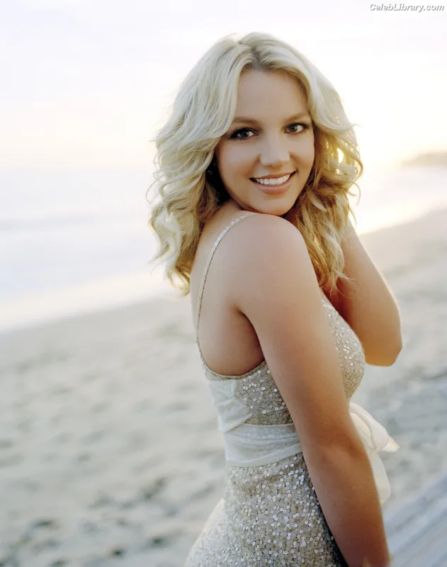 Britney Spears photo 18 of 1689