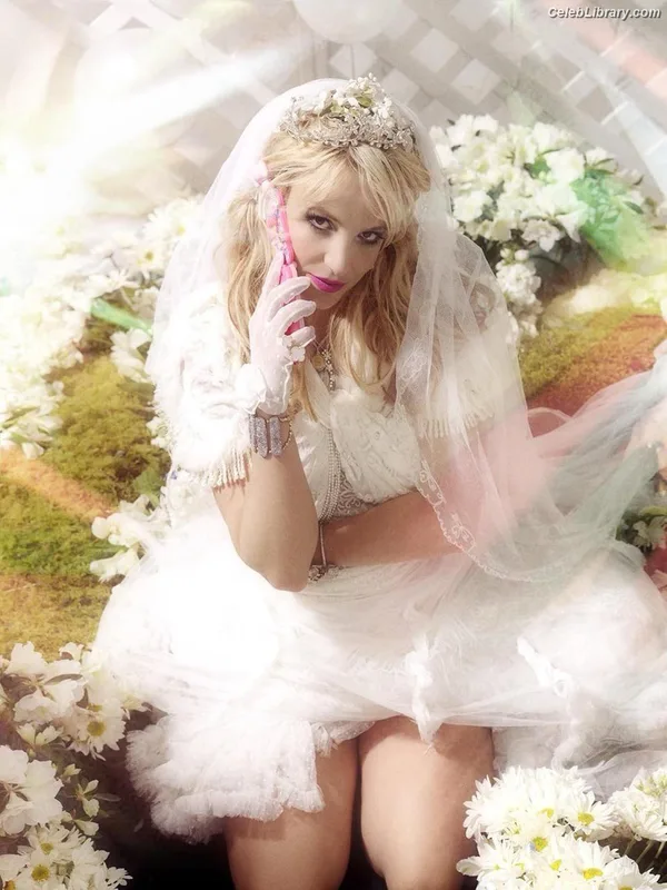 Britney Spears photo 24 of 1689