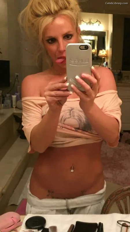 Britney Spears photo 8 of 1689