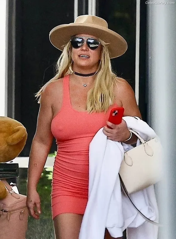 Britney Spears photo 15 of 1689