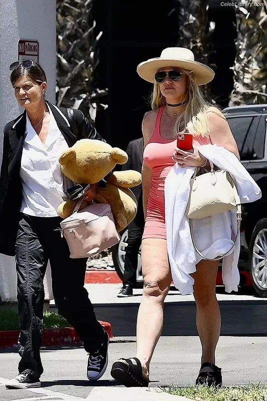 Britney Spears photo 20 of 1689
