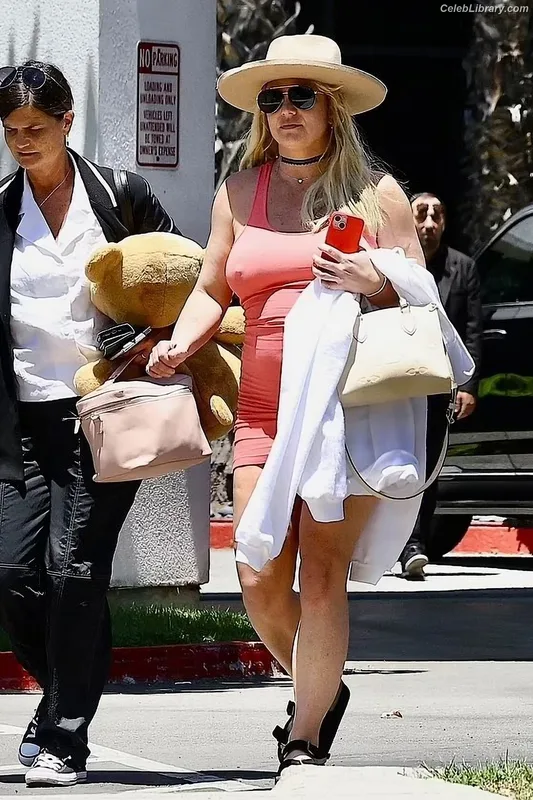 Britney Spears photo 21 of 1689