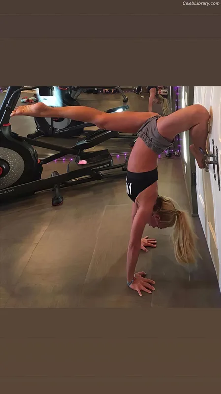 Britney Spears photo 6 of 1689