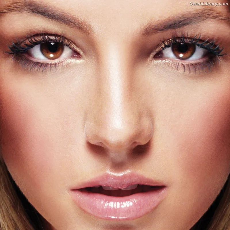 Britney Spears photo 18 of 1689