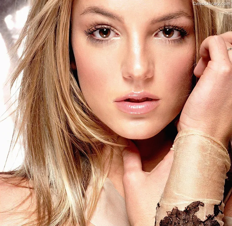Britney Spears photo 24 of 1689