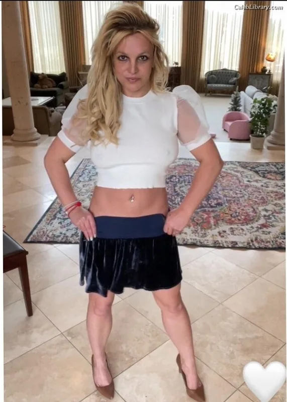 Britney Spears photo 14 of 1689