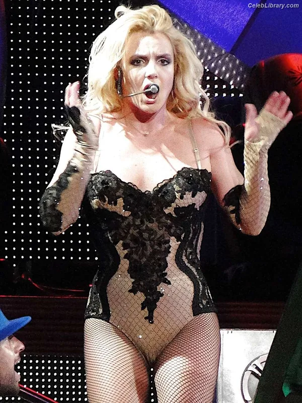 Britney Spears photo 13 of 1689