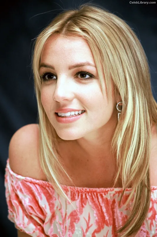 Britney Spears photo 13 of 1689