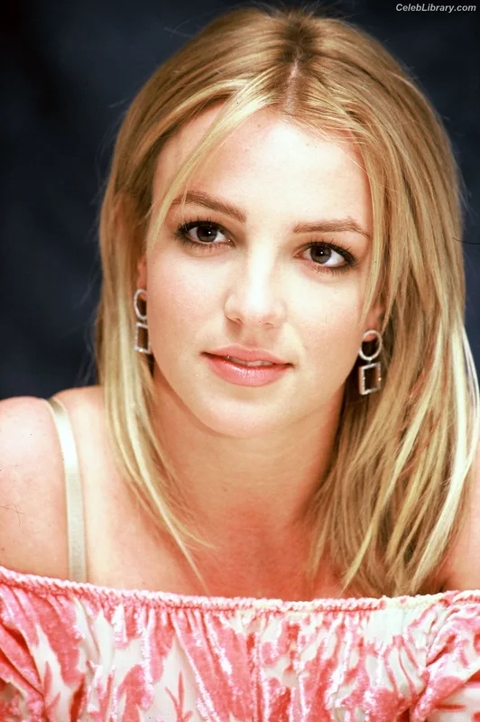 Britney Spears photo 22 of 1689