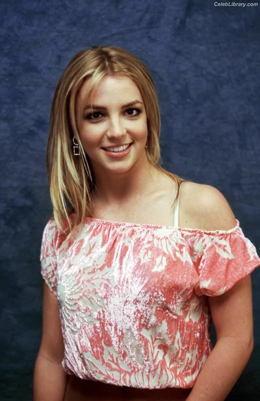 Britney Spears photo 11 of 1689