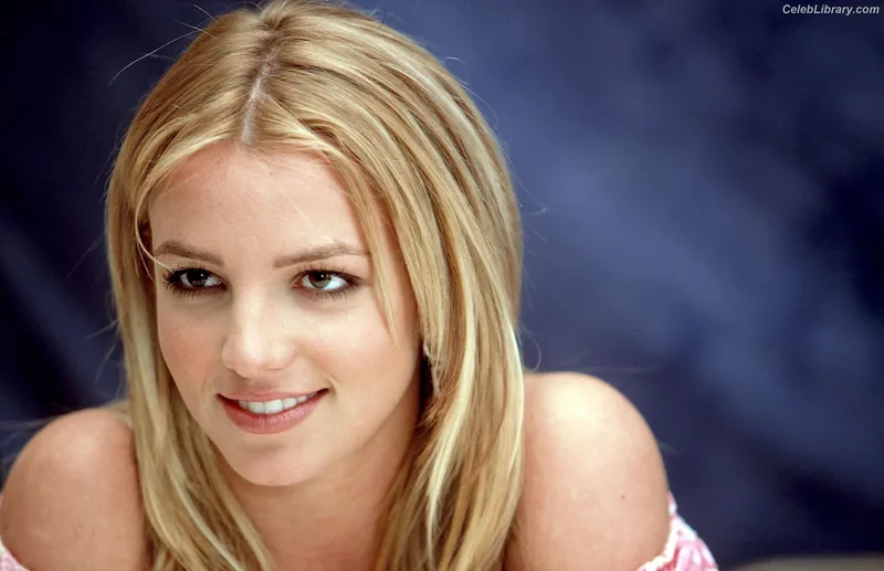 Britney Spears photo 19 of 1689