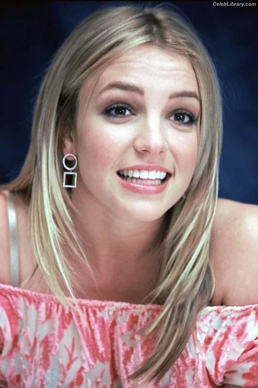 Britney Spears photo 2 of 1689