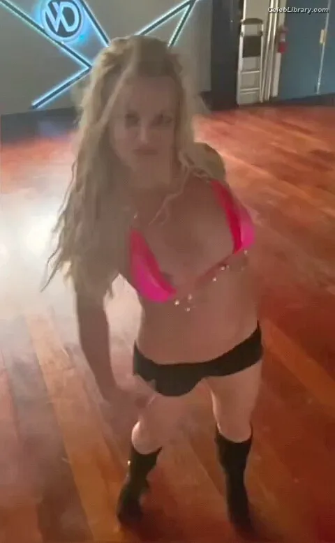 Britney Spears photo 14 of 1689