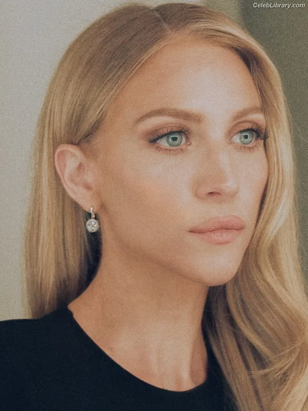 Brittany Snow photo 19 of 339