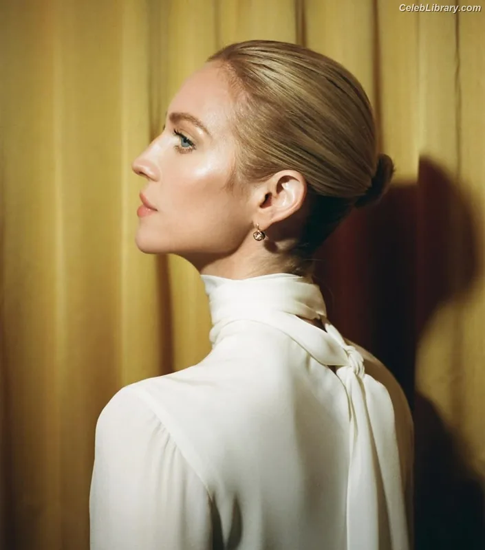 Brittany Snow photo 1 of 339