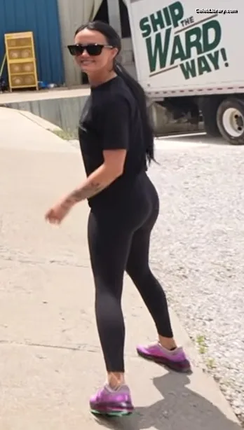 Brittney Atwood photo 16 of 739