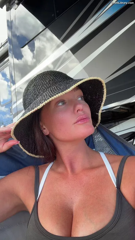 Brittney Atwood photo 6 of 739