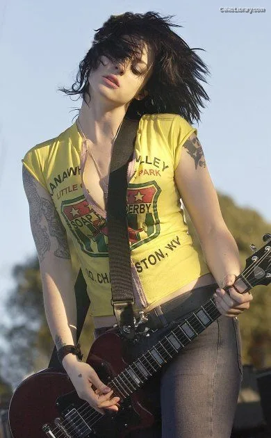 Brody Dalle photo 8 of 19