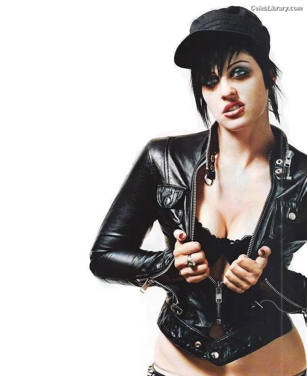Brody Dalle photo 10 of 19