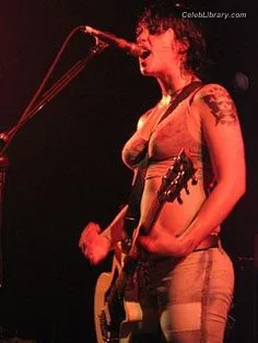 Brody Dalle photo 11 of 19